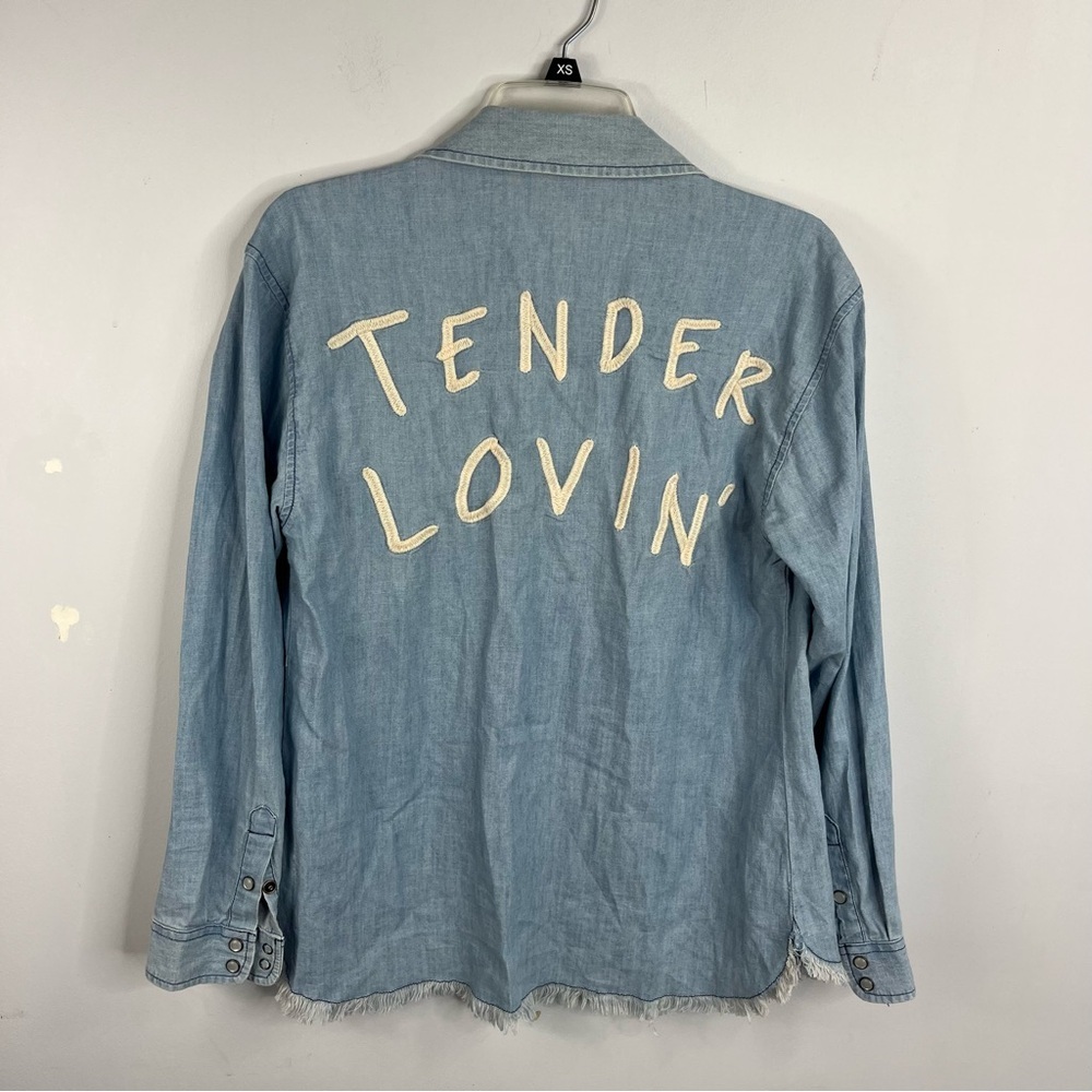 Forever 21 Small Tender Lovin' Embroidered Chambray Denim Pearl Snap Shirt P12